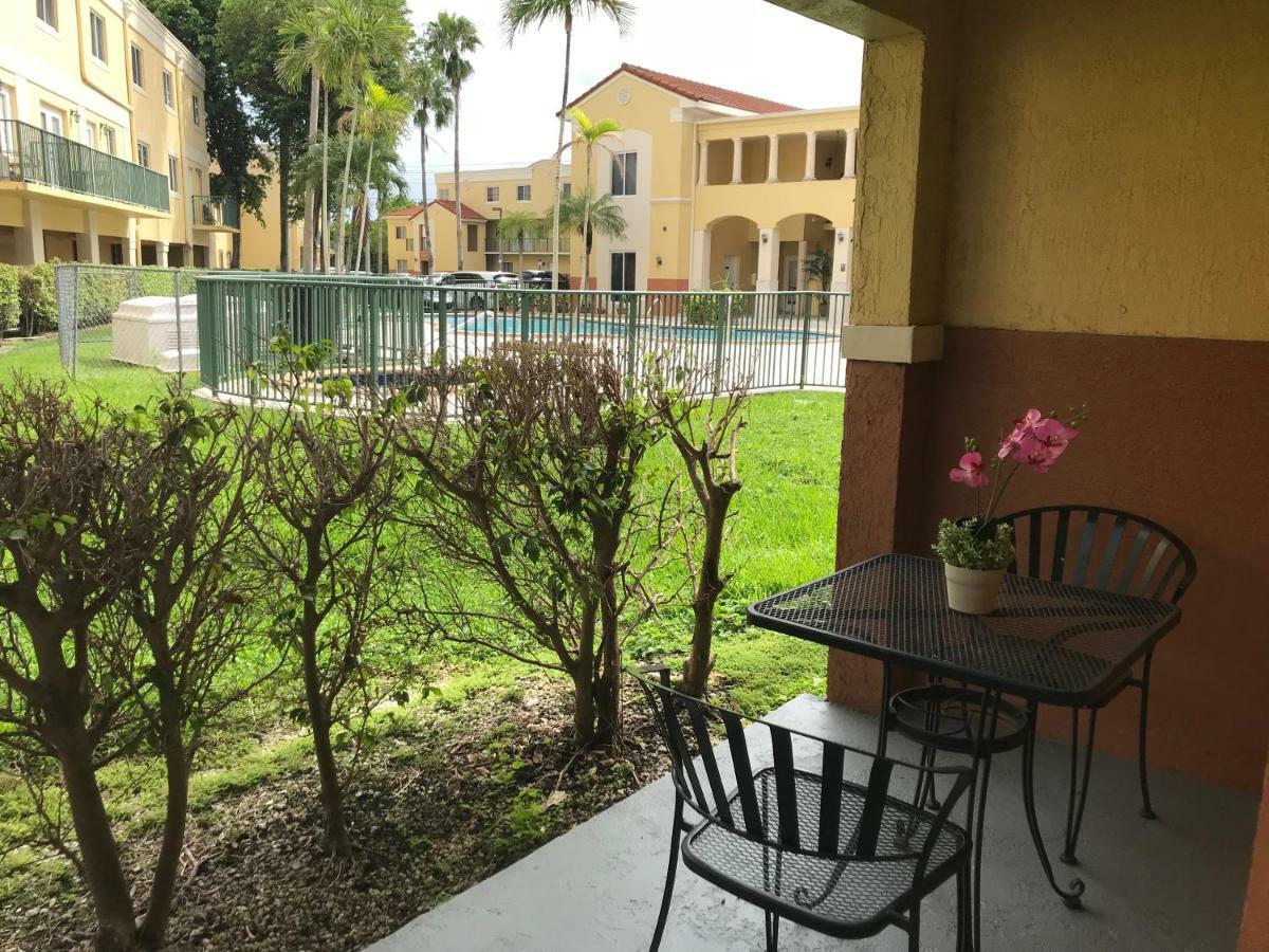 Shamrock Kendall Miami Exterior photo